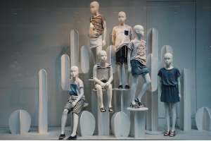 4 Store and Display Window Trends in 20-21 Season